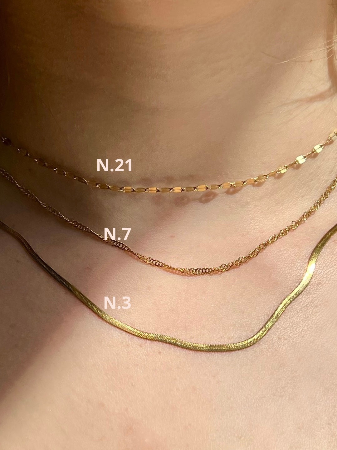SET ESSENTIAL GLOW